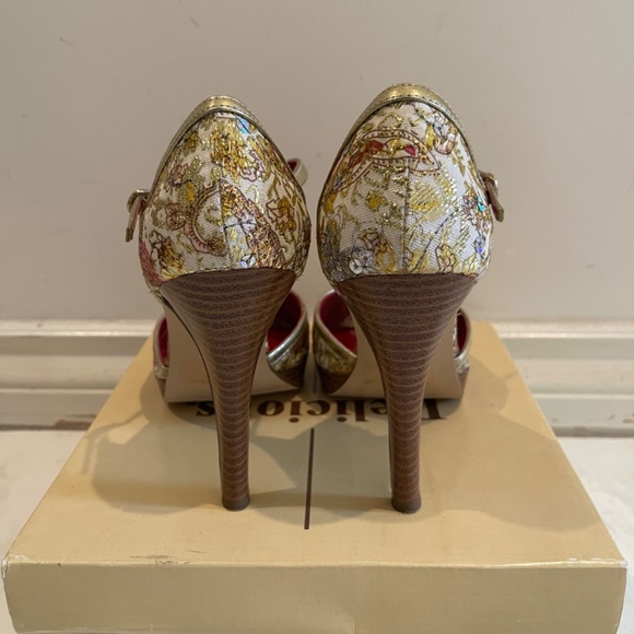 Delicious Jeorjia Heels Size 6.5 - Picture 3 of 5